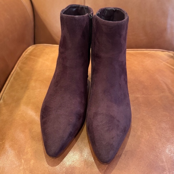 ⭐️ NWOT ⭐️ Universal Thread Suede Kitten Heel Brown Boots size 8 - Picture 9 of 9